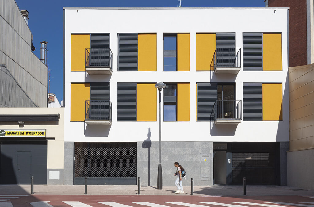 MULTI-FAMILY BUILDING BETWEEN PARTY WALLS OF 6 APARTMENTS IN ST JOAN DESPÍ