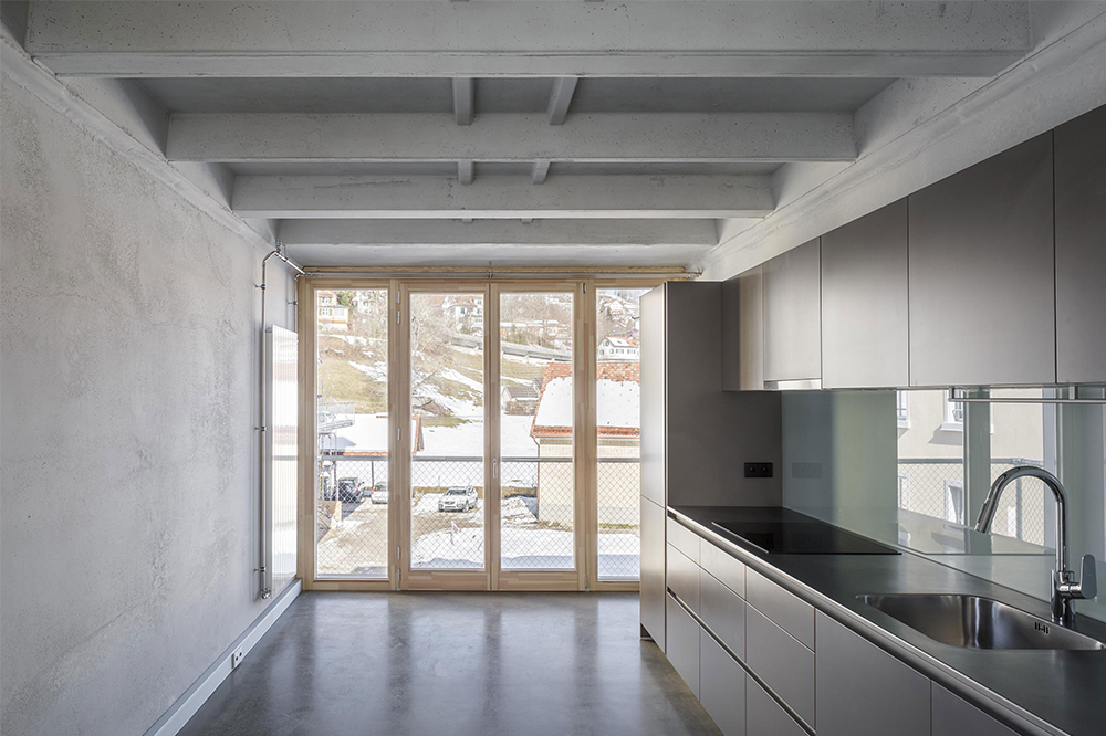 Vista exterior edifici modular Constructora d'Aro a Suissa
